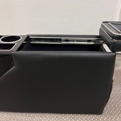 アームレスト　コンソールボックスの画像