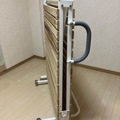 折りたたみベッド　すのこ　キャスターつき　シングルの画像