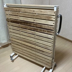 折りたたみベッド　すのこ　キャスターつき　シングルの画像