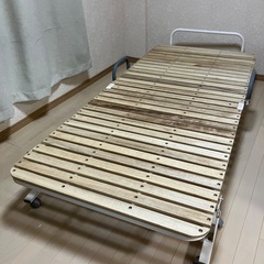 折りたたみベッド　すのこ　キャスターつき　シングルの画像