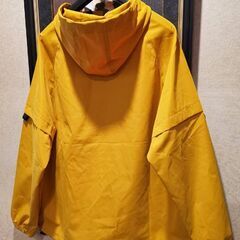 【新品】マウンテンパーカー★BOLINI★ウィンドブレーカ★黄★UVカット★XLの画像