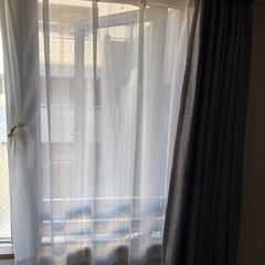 カーテンの画像