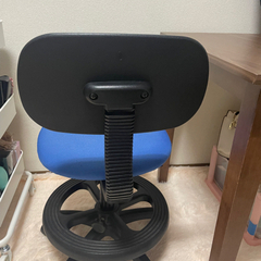回転式椅子　学習机の画像