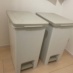 ゴミ箱の画像