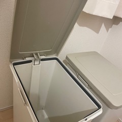 ゴミ箱の画像
