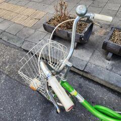 ＳＨＩＮＫＯ　ママチャリ　２０インチ　ライト　カゴ　付き　緑　配達可能の画像