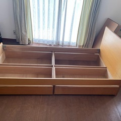 天然木引き出し付きシングルベッドの画像