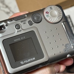 E1FHERIA FUJIFILM FINEPIX 1300 デジカメラの画像