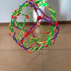 変形するボールの画像