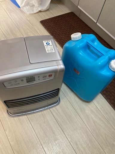 ※お譲り先決定しました※ダイニチ　石油ファンヒーター　ポリ容器セット