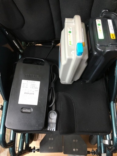 電動車椅子用バッテリー2個 充電器付 関西圏無料配達可能