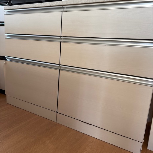 ACTUS カップボード