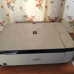 テレビ、マットレス、ベッド、プリンタ、椅子の画像