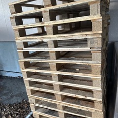 木製パレット　約30枚