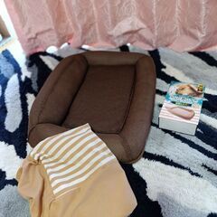 ペットベッド　犬猫ベッドカバー付きとカバー2点の画像