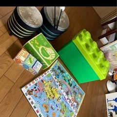 LEGOなどのおもちゃ