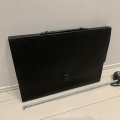 黒いA3書類ケース 持ち手付きの画像