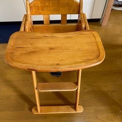 木製折りたたみベビーチェアの画像