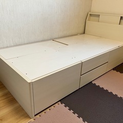 ニトリ　シングルベッドフレーム 収納大きめ　5,000円