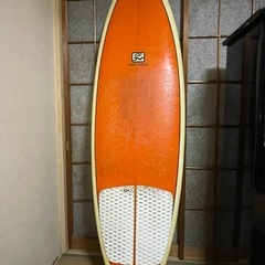 OZ SURFBOARDS   6‘4　  x  21 5/8  x  2 11/16  サーフボード　ショート　シェイパー名あり　ソフトケース付きです。 の画像