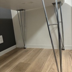 ダイニングテーブル 椅子の画像