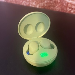 マカロン色　Bluetoothイヤホン中古品　USB タイプCの画像