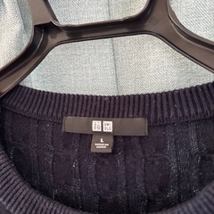 UNIQLOニット紺色Lサイズの画像