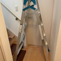 さらに値下げしました(^-^)/はしご兼用脚立5段！ほぼ未使用品