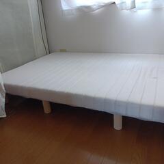 高反発ウレタンマットレス脚付きセミダブルベッドの画像