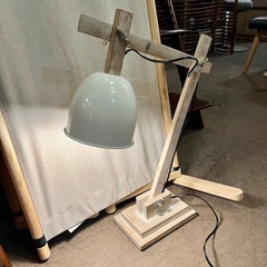 【武蔵小山店】 TODAYFUL トゥデイフル デスクランプ 卓上 照明 ウッドアーム シャビー ホワイト 白 木製 ナチュラル おしゃれの画像