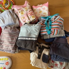 1-3歳児用服とおもちゃの画像
