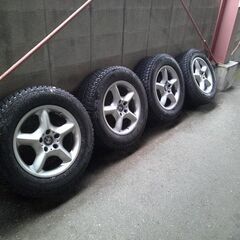 ブリヂストンタイヤ　BLIZZAK 235/65R17 108Q...