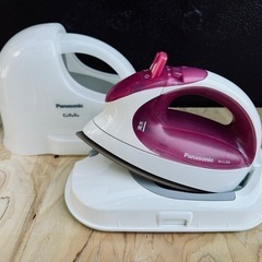 美品　Panasonic コードレススチームアイロン　NI-CL306 2009年製の画像
