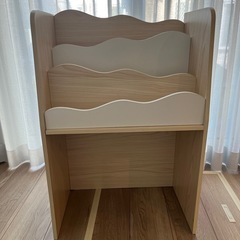 キッズ　絵本ラック