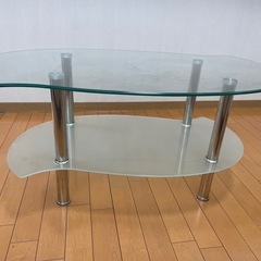 ガラステーブルの画像