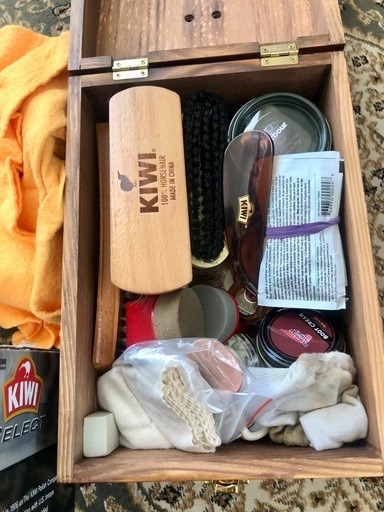 その他 KIWI SELECT Valet Shoe Care Kit