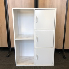 【中古品】マルチラック扉付き ホワイト 3段 カラーボックス 8...