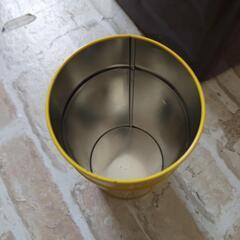 ミッフィーの缶の画像