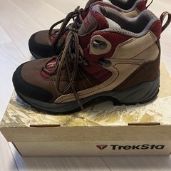 登山靴23cmの画像