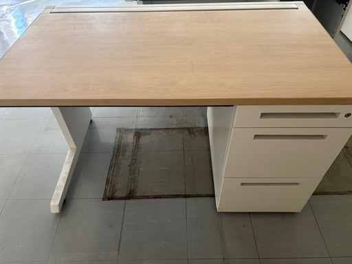 ビジネスデスク