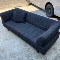 【美品】ソファ　3人掛け　黒　ツイード生地　クッション付き　脚付...