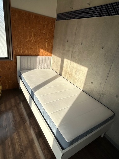 IKEA BRUKSVARA ベッド