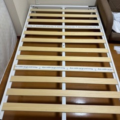 【無料】セミダブルマットレス フレーム付の画像