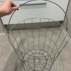 【成約済み】ニトリ　洗濯金属かごの画像