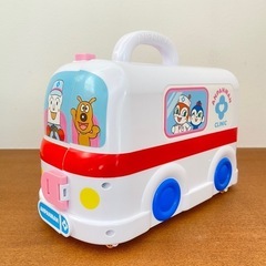 アンパンマン
救急車の画像