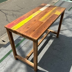 木製テーブル