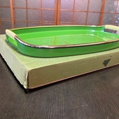 【昭和レトロ】【新品未使用】グリーンのお盆　40cm リーフ柄　金縁　箱付きの画像
