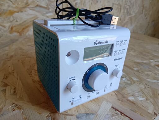 手回し充電Bluetooth付きFMラジオ 　エコキューブラジオ３ 　YE-4300 　緊急時に活躍する便利なラジオ（組み立て済み）