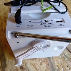 手回し充電Bluetooth付きFMラジオ 　エコキューブラジオ３ 　YE-4300 　緊急時に活躍する便利なラジオ（組み立て済み）の画像