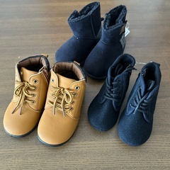 靴　ブーツ　新品　　西松屋　